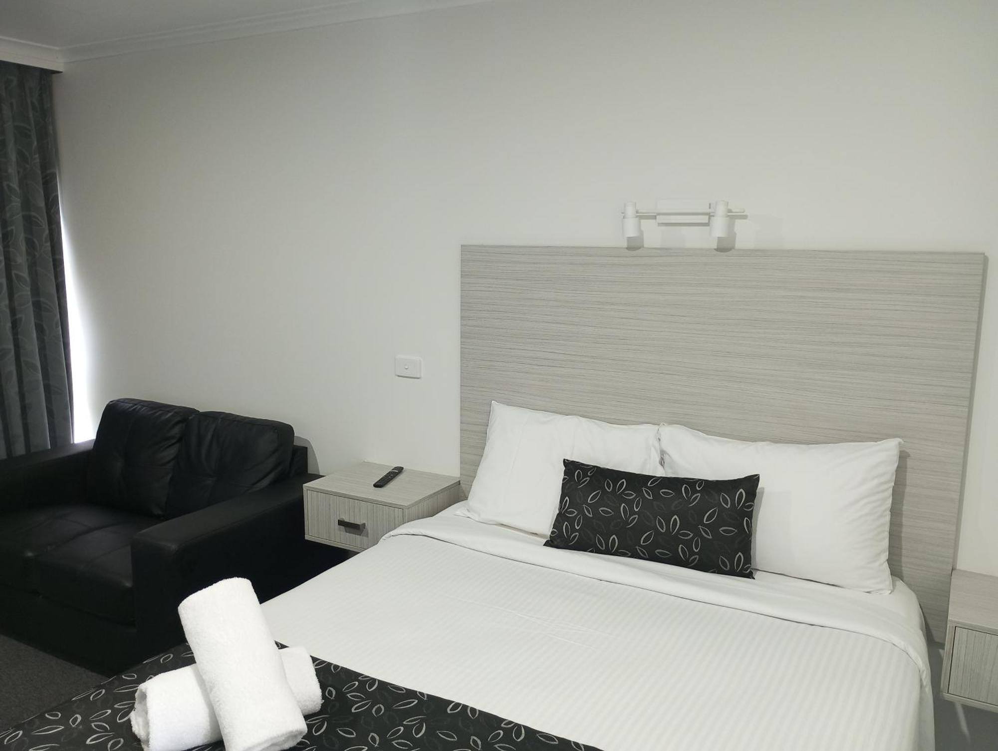 Big Valley Lakeside Paradise Motor Inn Shepparton Exterior foto